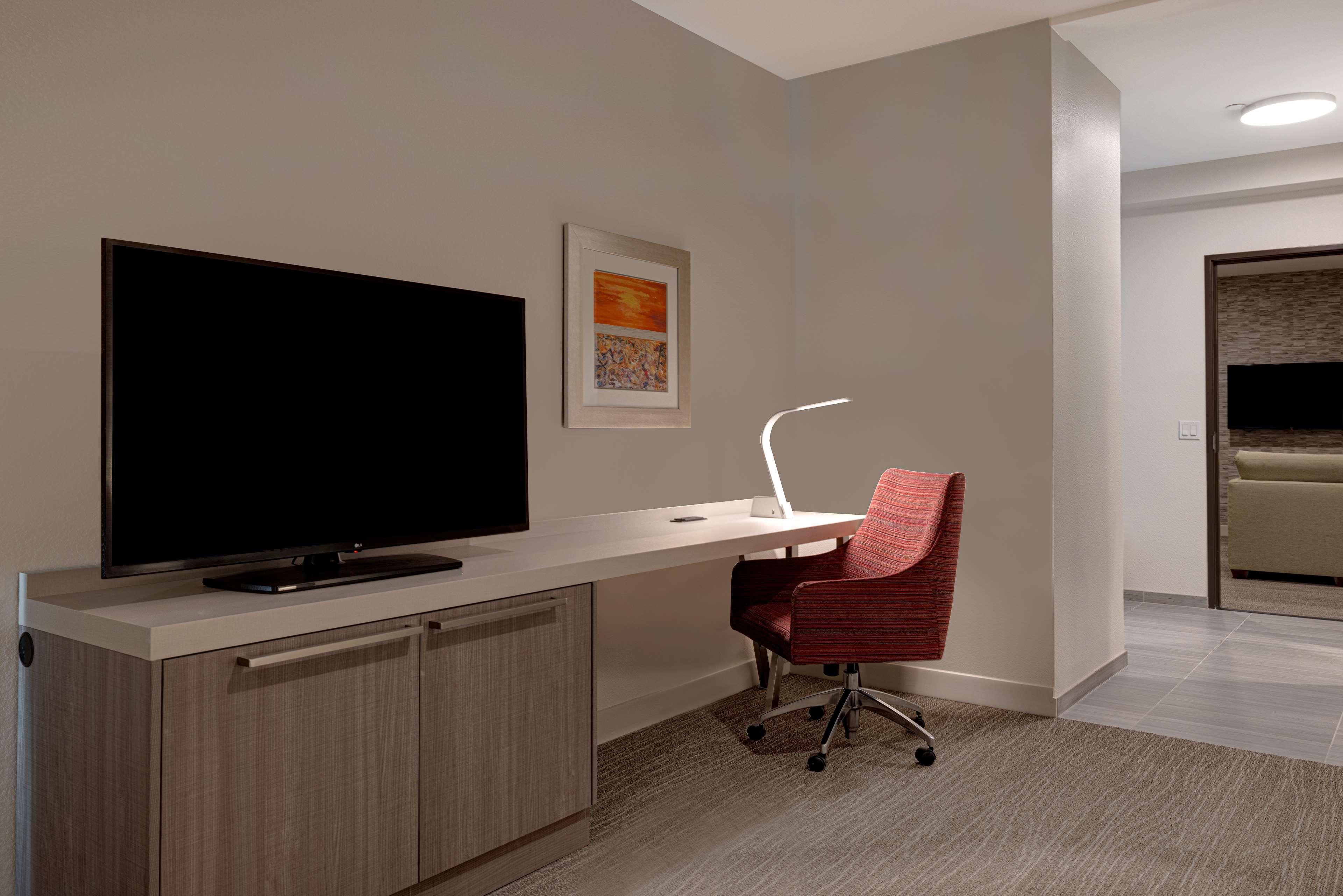 Hilton Garden Inn เทเมคิวลา ภายนอก รูปภาพ
