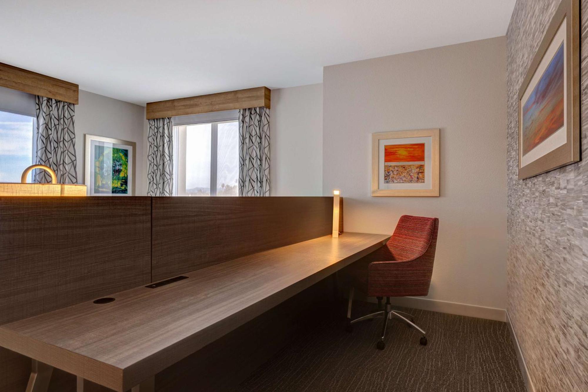 Hilton Garden Inn เทเมคิวลา ภายนอก รูปภาพ