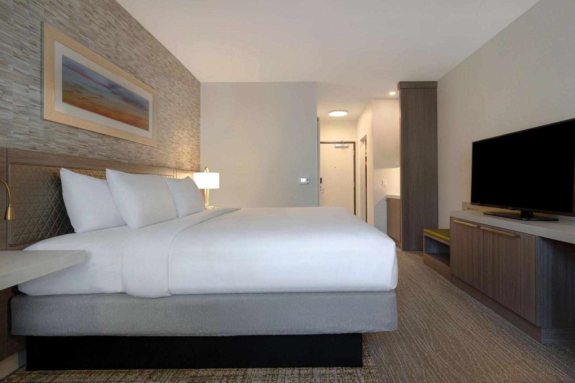 Hilton Garden Inn เทเมคิวลา ภายนอก รูปภาพ