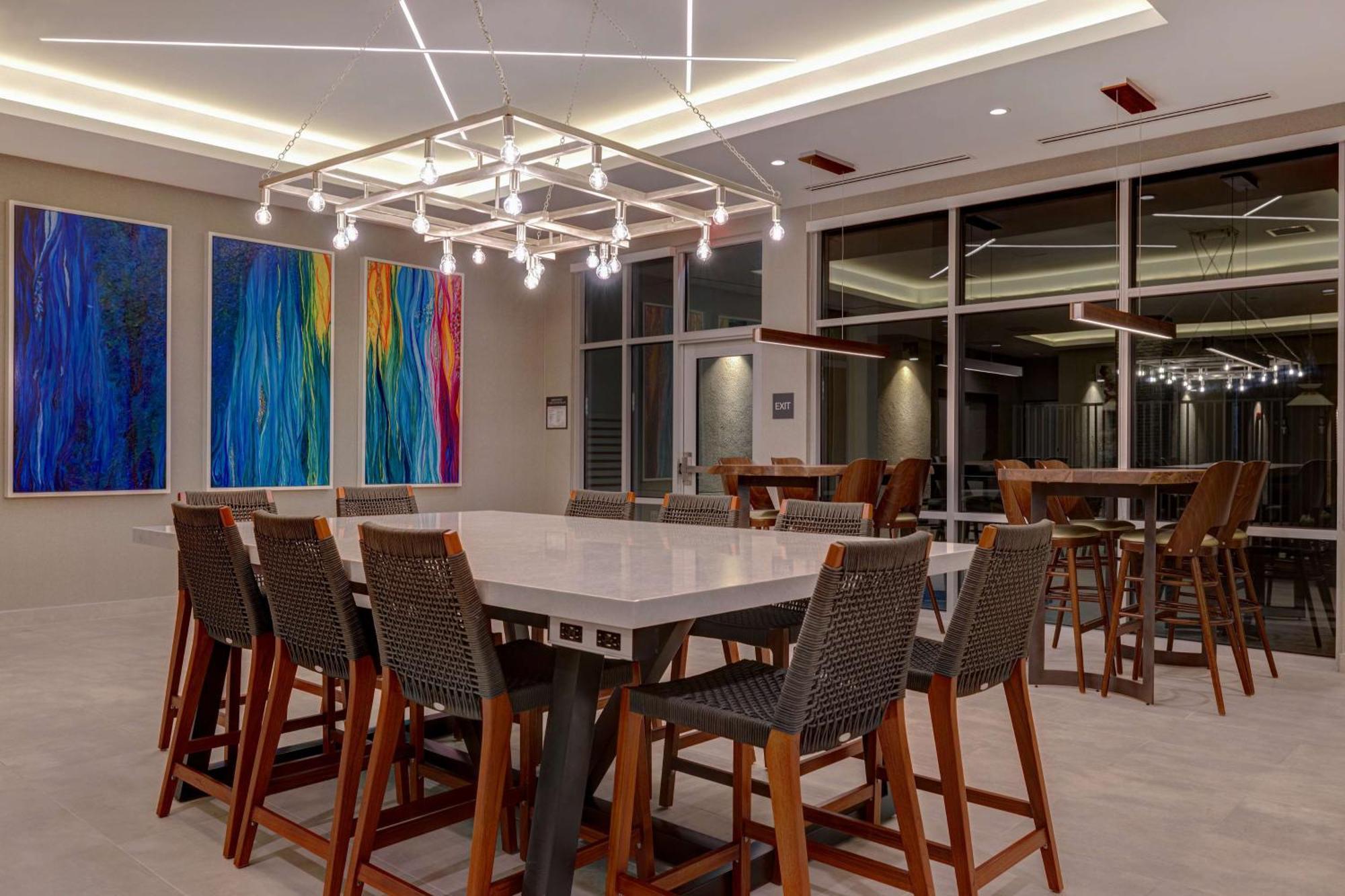 Hilton Garden Inn เทเมคิวลา ภายนอก รูปภาพ
